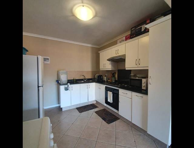 2 BEDROOM PROPERTY TO RENT IN WEST HILL
